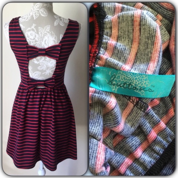 RED AND BLACK DRESS - Picture 2 of 2